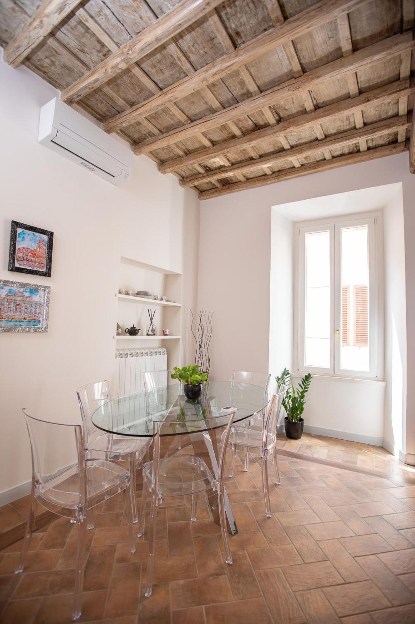 Deluxe Spanish Steps Apartment Rom