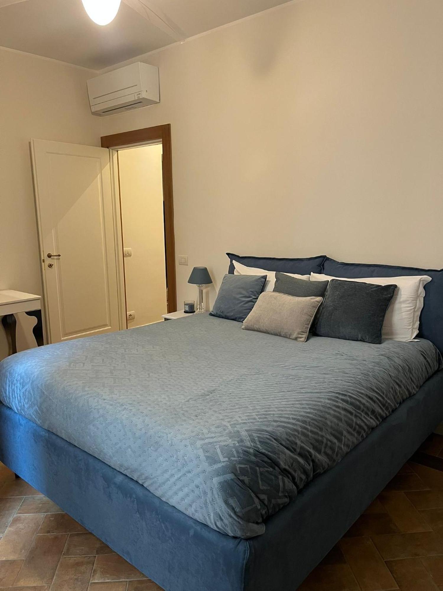 Deluxe Spanish Steps Apartment *